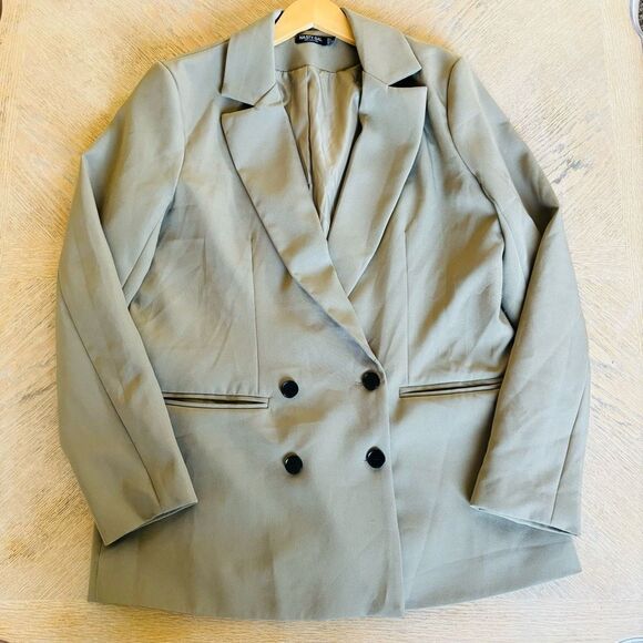 Nasty Gal oversized Olive blazer in size US 4 button front taupe size M - Picture 3 of 7